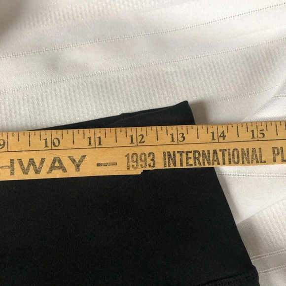 Pair of Leggings with Air Vents - Picture 11 of 12